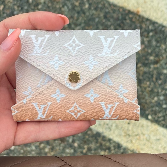 Louis Vuitton Handbags - Louis Vuitton brume small kirigami wallet by the pool